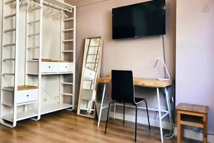 Appartement Entierement Renove Et Equipe De Deux Dans Le Quartier Schuman *
